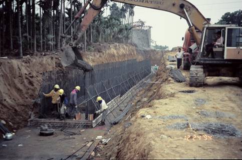 隆恩圳替代水路基礎混凝士澆置
