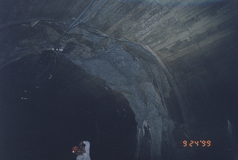 南幹渠隧道內混凝土破損情形(拍攝日期:88年9月)