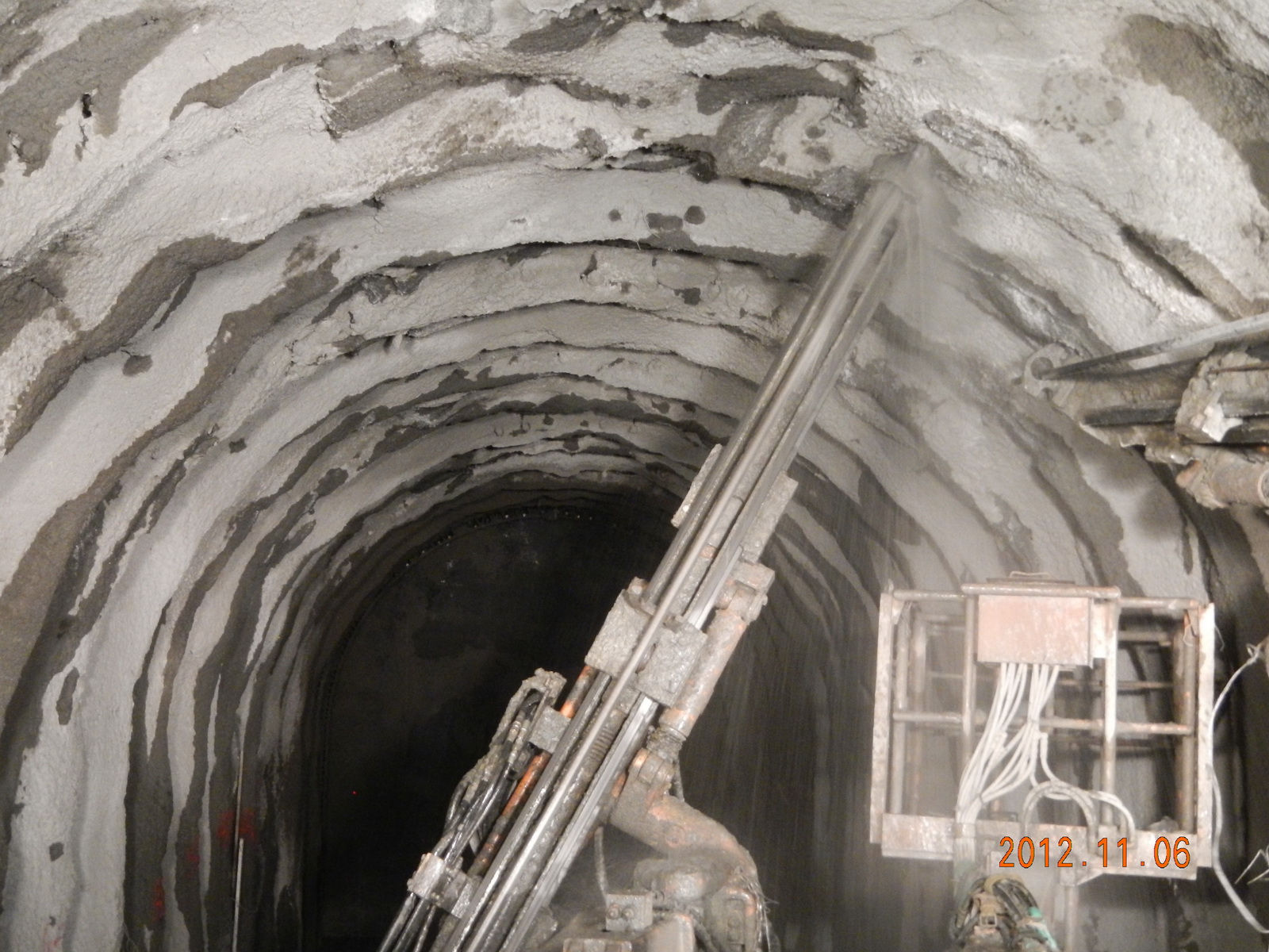 隧道入口段第448~451輪SN岩栓打設